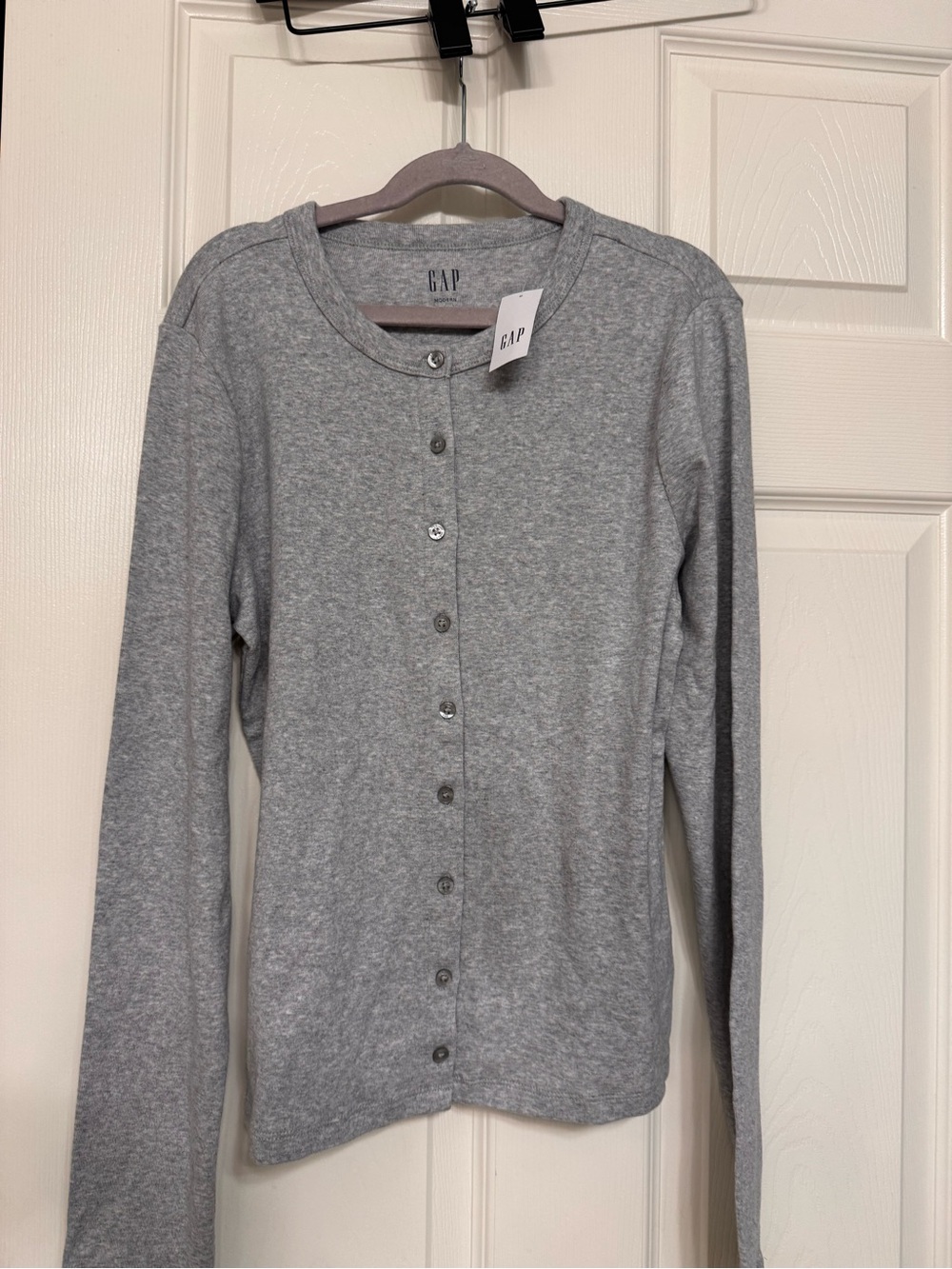 NEW - GAP Light heather gray Button-Front Long Sleeve Cardigan - Picture 7 of 7